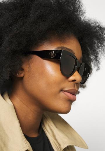 Солнечные очки