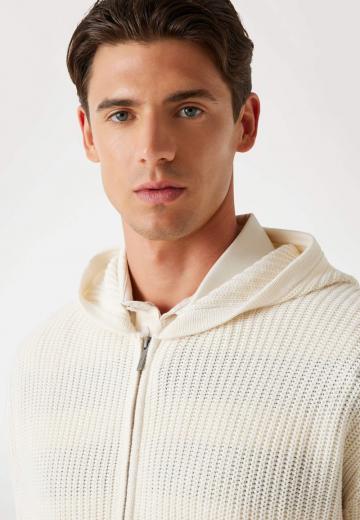 Вязаная кофта