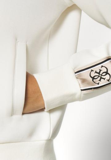 Спортивная толстовка