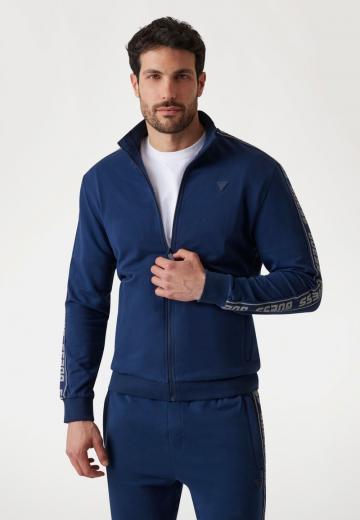 Спортивная кофта