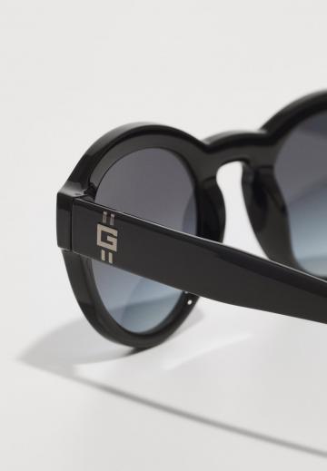 Солнечные очки