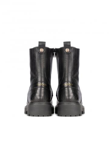 Ботинки на шнуровке