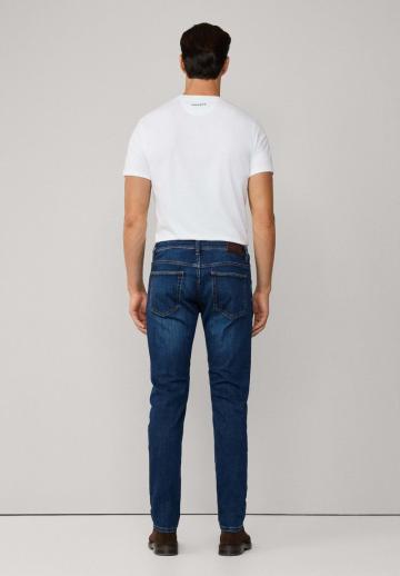 Узкие джинсы