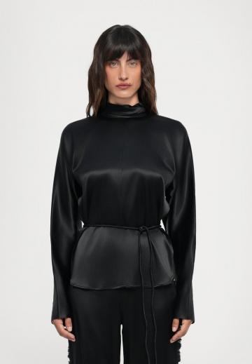 Атласная блузка