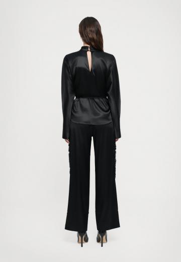 Атласная блузка