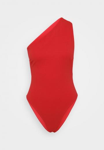 Слитный купальник