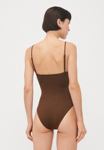 Слитный купальник