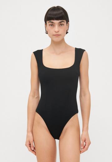 Слитный купальник