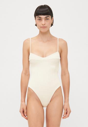 Слитный купальник