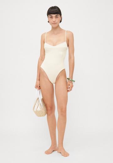 Слитный купальник