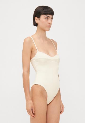 Слитный купальник