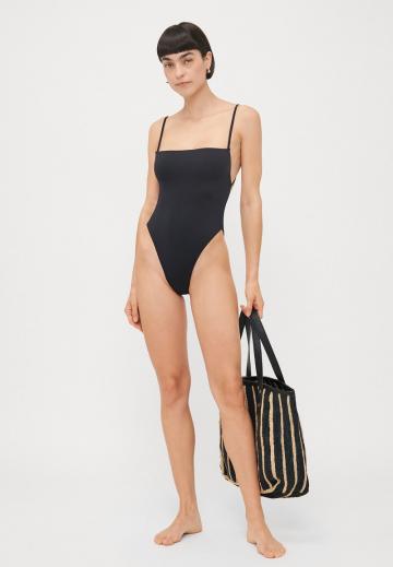 Слитный купальник