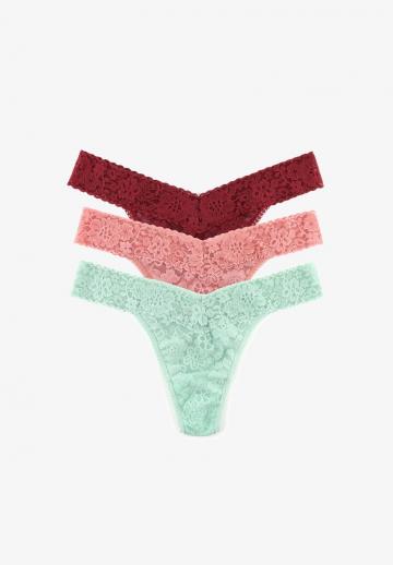 Трусы на бедрах