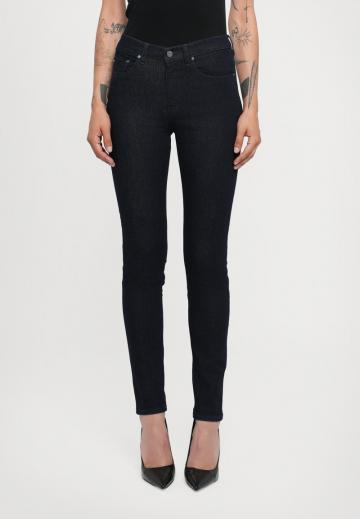 Узкие джинсы