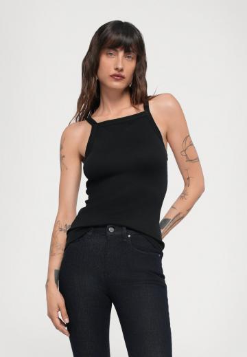 Узкие джинсы