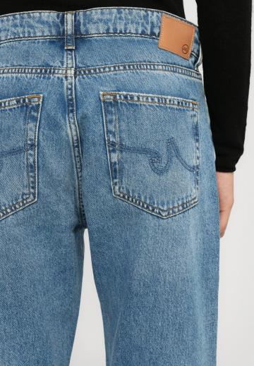 Прямые джинсы