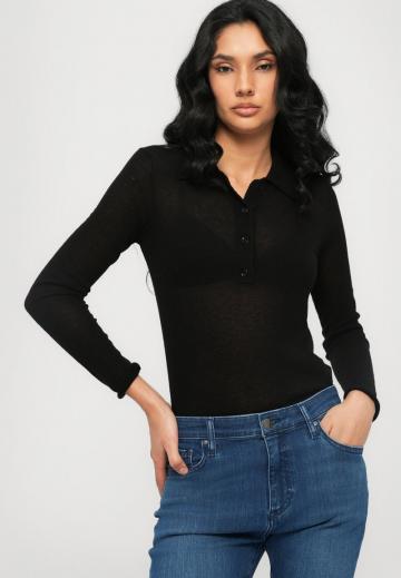 Короткие джинсы