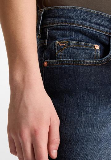 Прямые джинсы