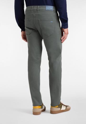 Узкие джинсы