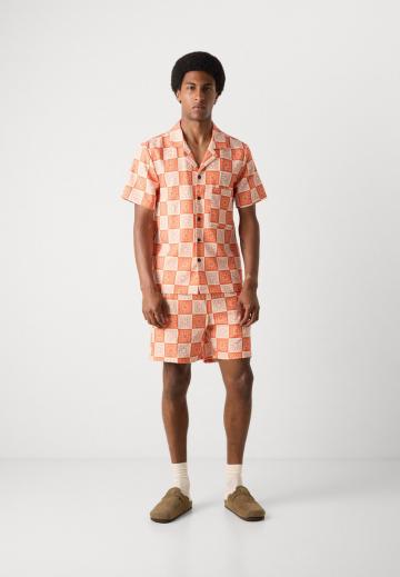 Рубашка с коротким рукавом