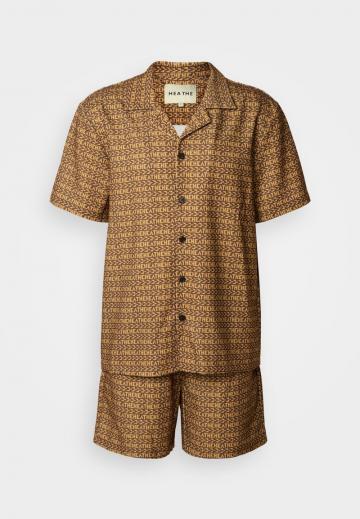 Пижама с шортами