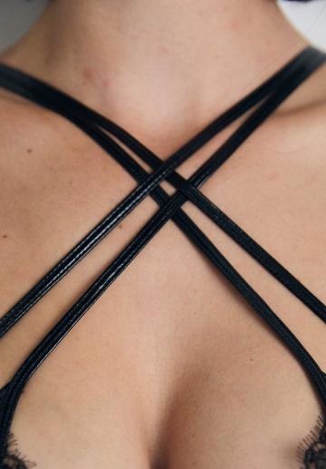 Бюстгальтер без косточек