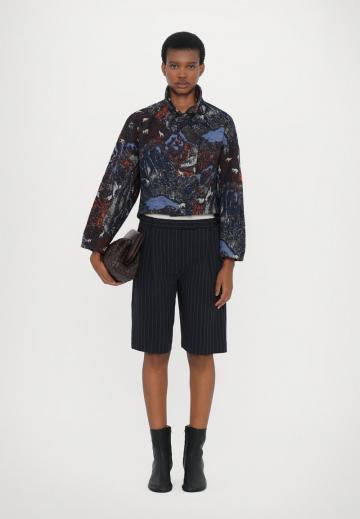 Короткая куртка