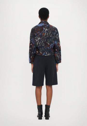 Короткая куртка