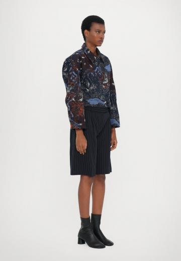 Короткая куртка