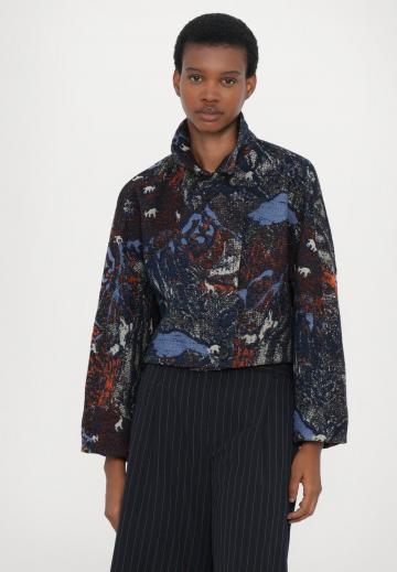 Короткая куртка