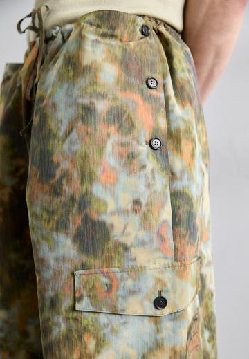 Брюки с накладными карманами