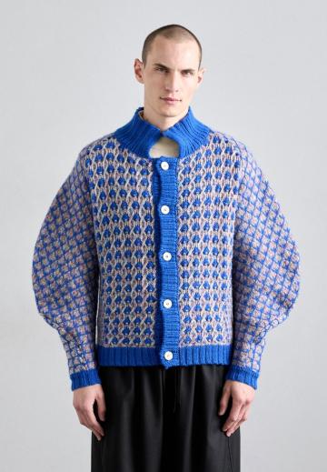 Вязаная кофта