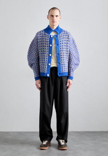 Вязаная кофта