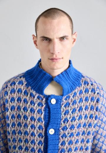 Вязаная кофта