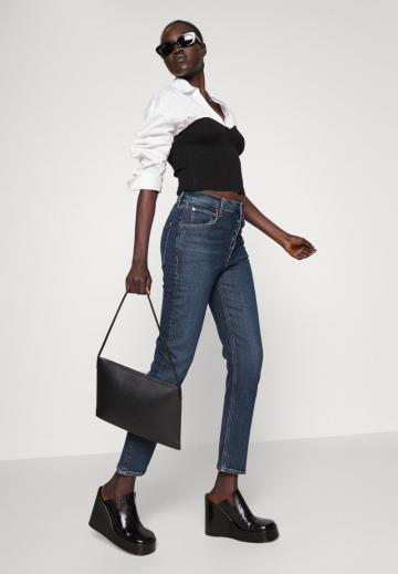 Прямые джинсы