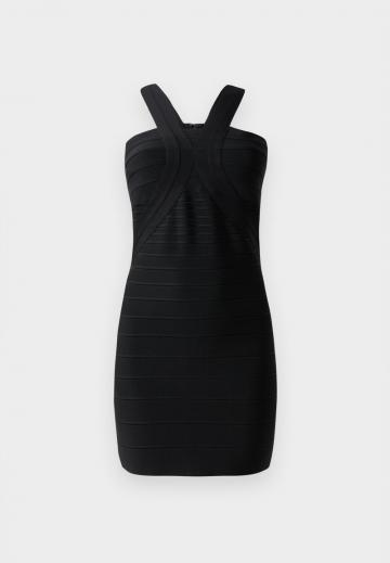 Вязаное платье