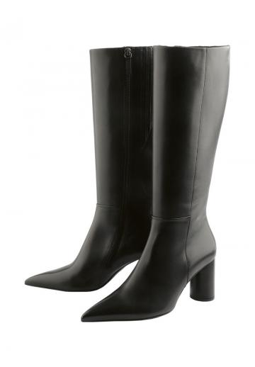 Высокие сапоги