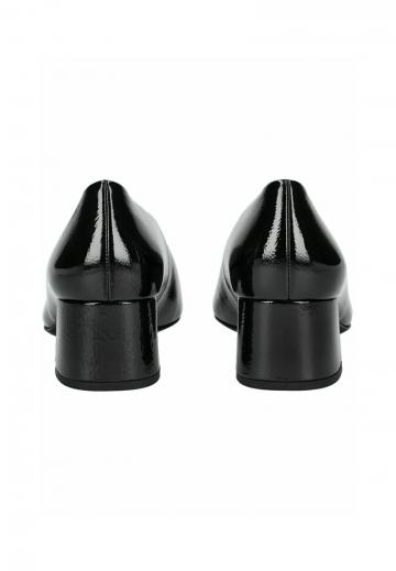 Туфли с высоким носом