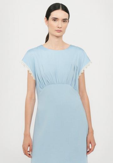 Короткое платье