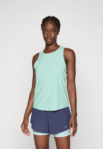 Спортивный топ