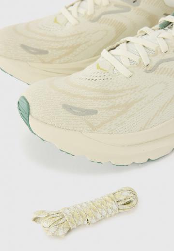 Беговые кроссовки