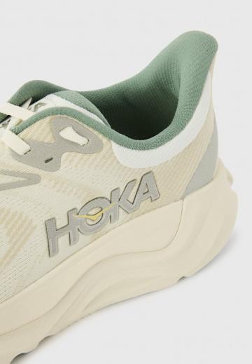 Беговые кроссовки