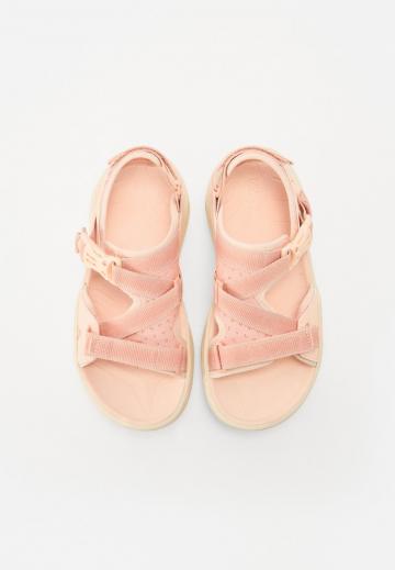 Походная обувь