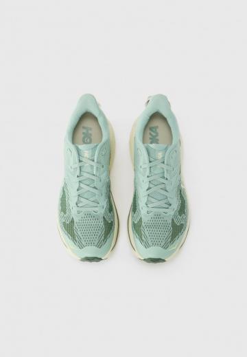 Беговые кроссовки