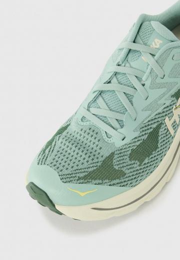 Беговые кроссовки