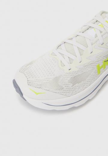 Беговые кроссовки