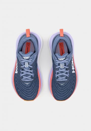 Беговые кроссовки