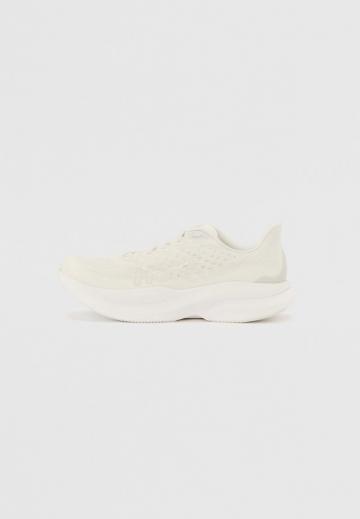 Беговые кроссовки