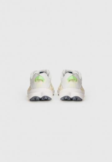 Беговые кроссовки