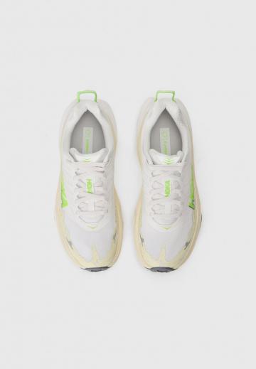 Беговые кроссовки